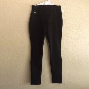 Nine West NWT Heidi Skinnies